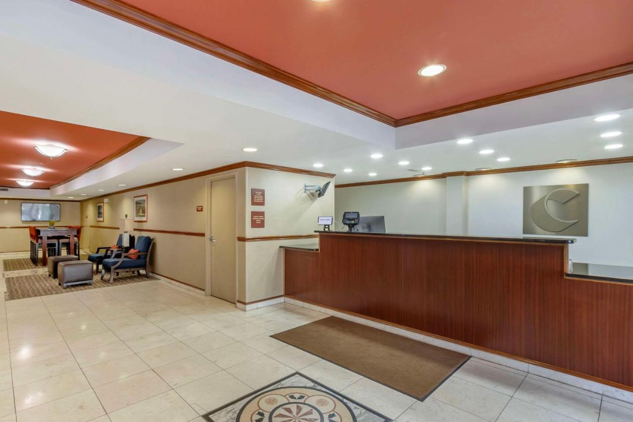 Comfort Inn & Suites Airport Convention Center North Charleston Bagian luar foto