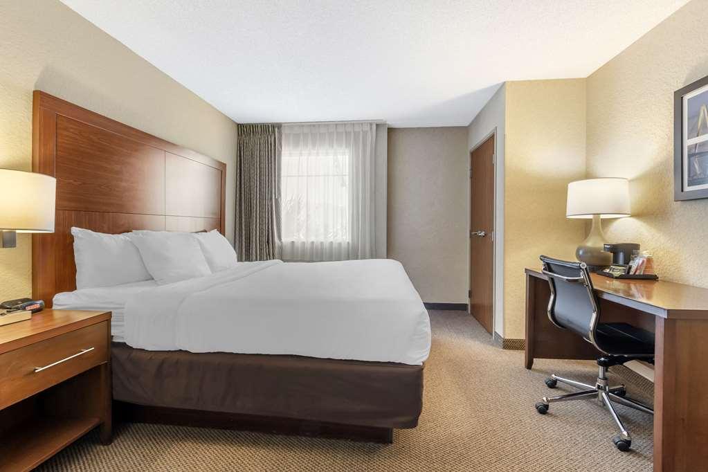 Comfort Inn & Suites Airport Convention Center North Charleston Ruang foto