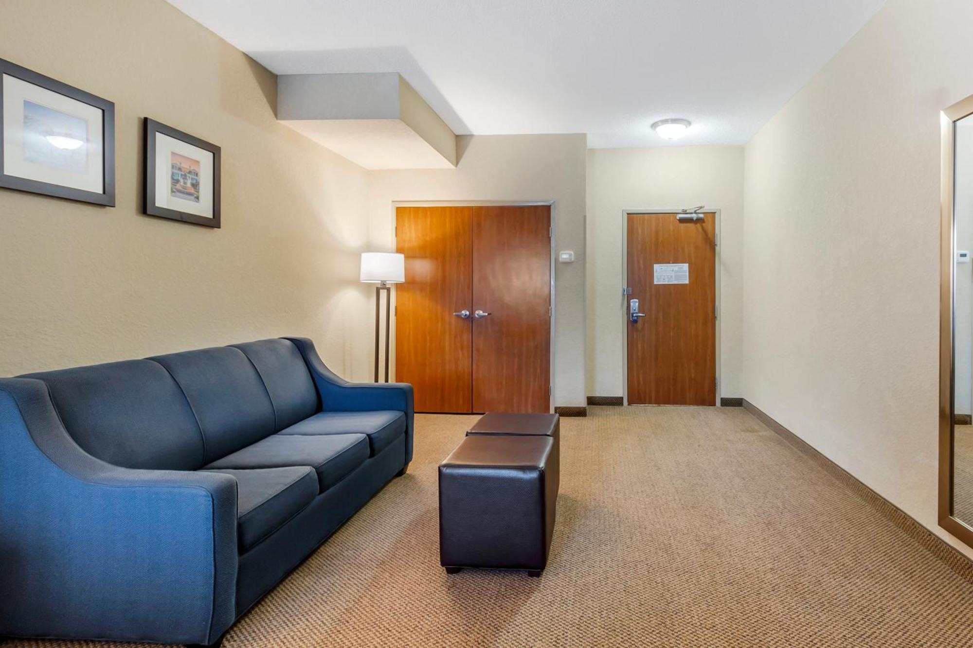 Comfort Inn & Suites Airport Convention Center North Charleston Bagian luar foto
