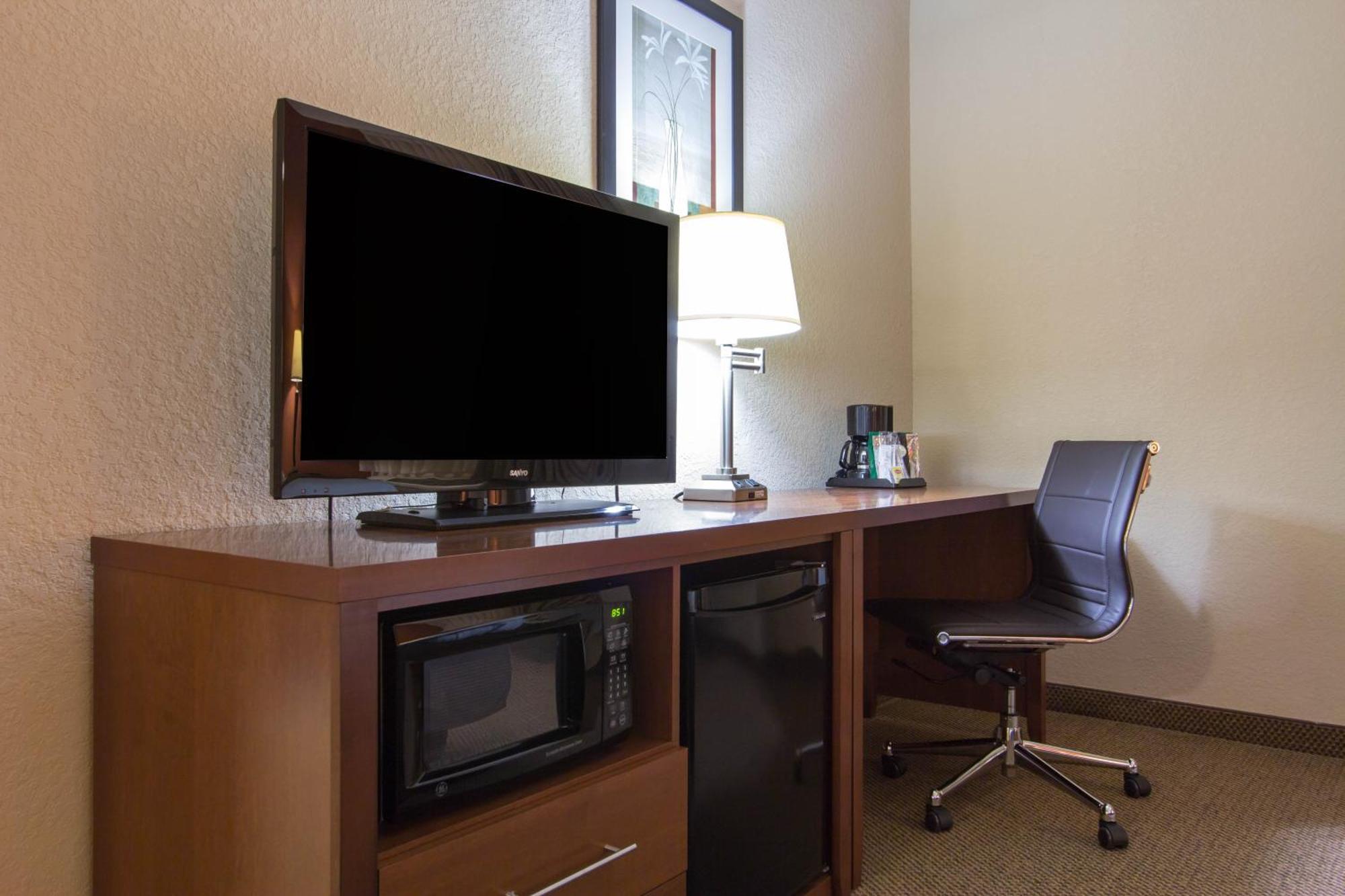 Comfort Inn & Suites Airport Convention Center North Charleston Bagian luar foto