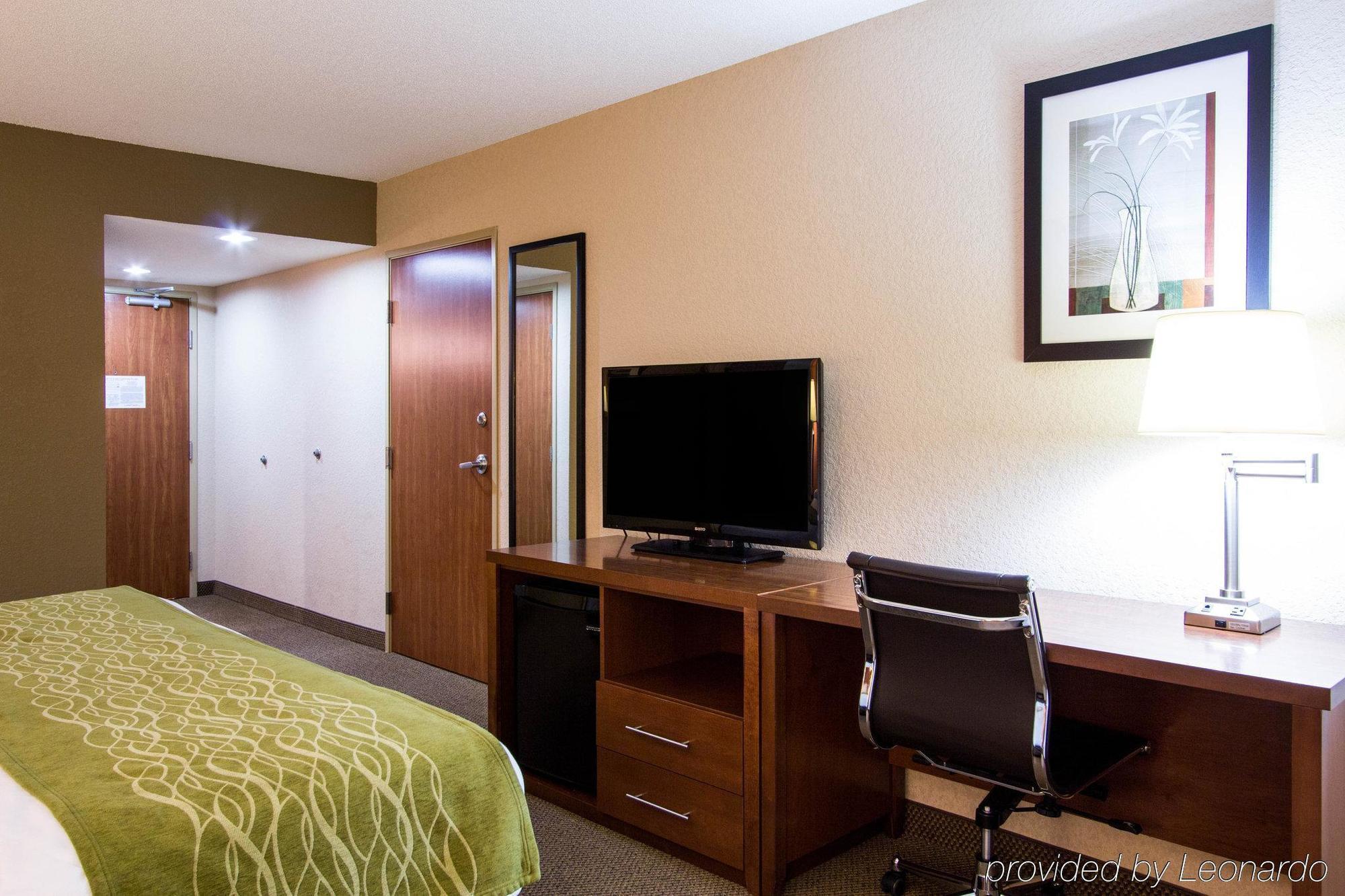 Comfort Inn & Suites Airport Convention Center North Charleston Bagian luar foto