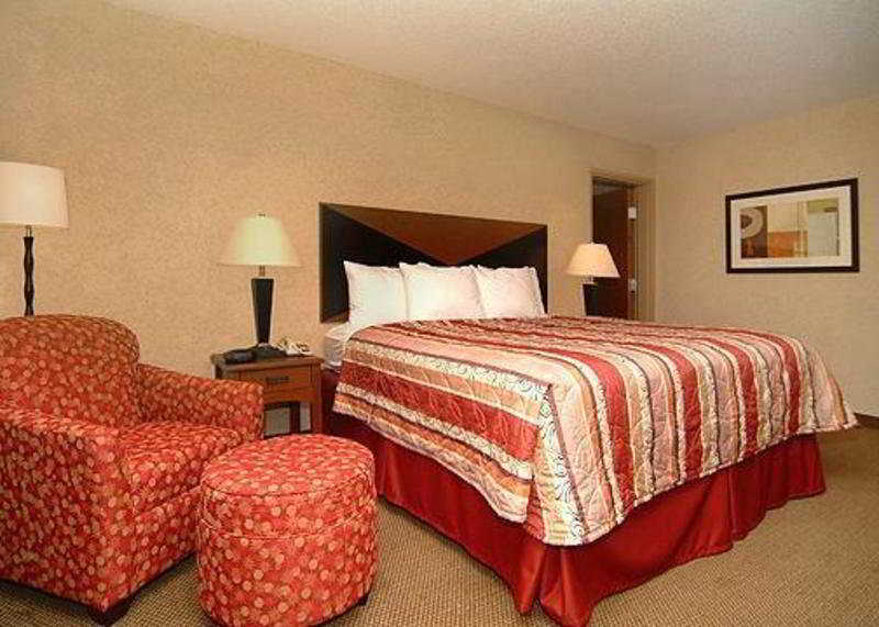 Comfort Inn & Suites Airport Convention Center North Charleston Bagian luar foto